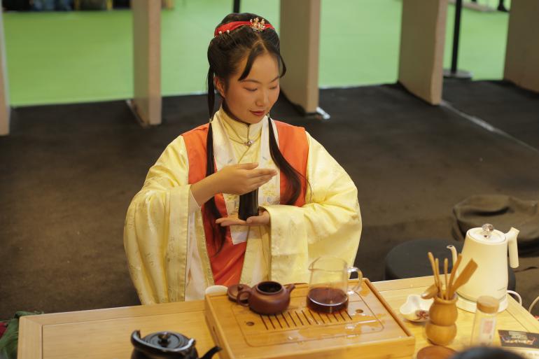 顾会.jpg 顾会.jpg